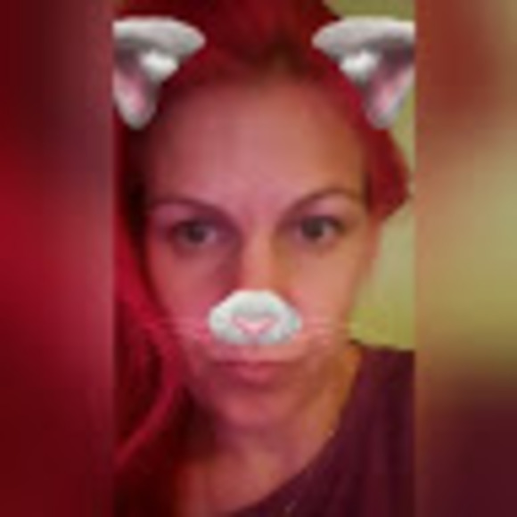 Meet your Posher, Danielle - Picture 1 of 1